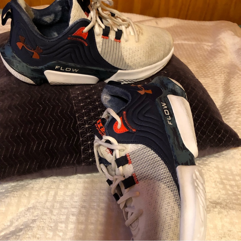 Under Armor FLOW basketball shoes